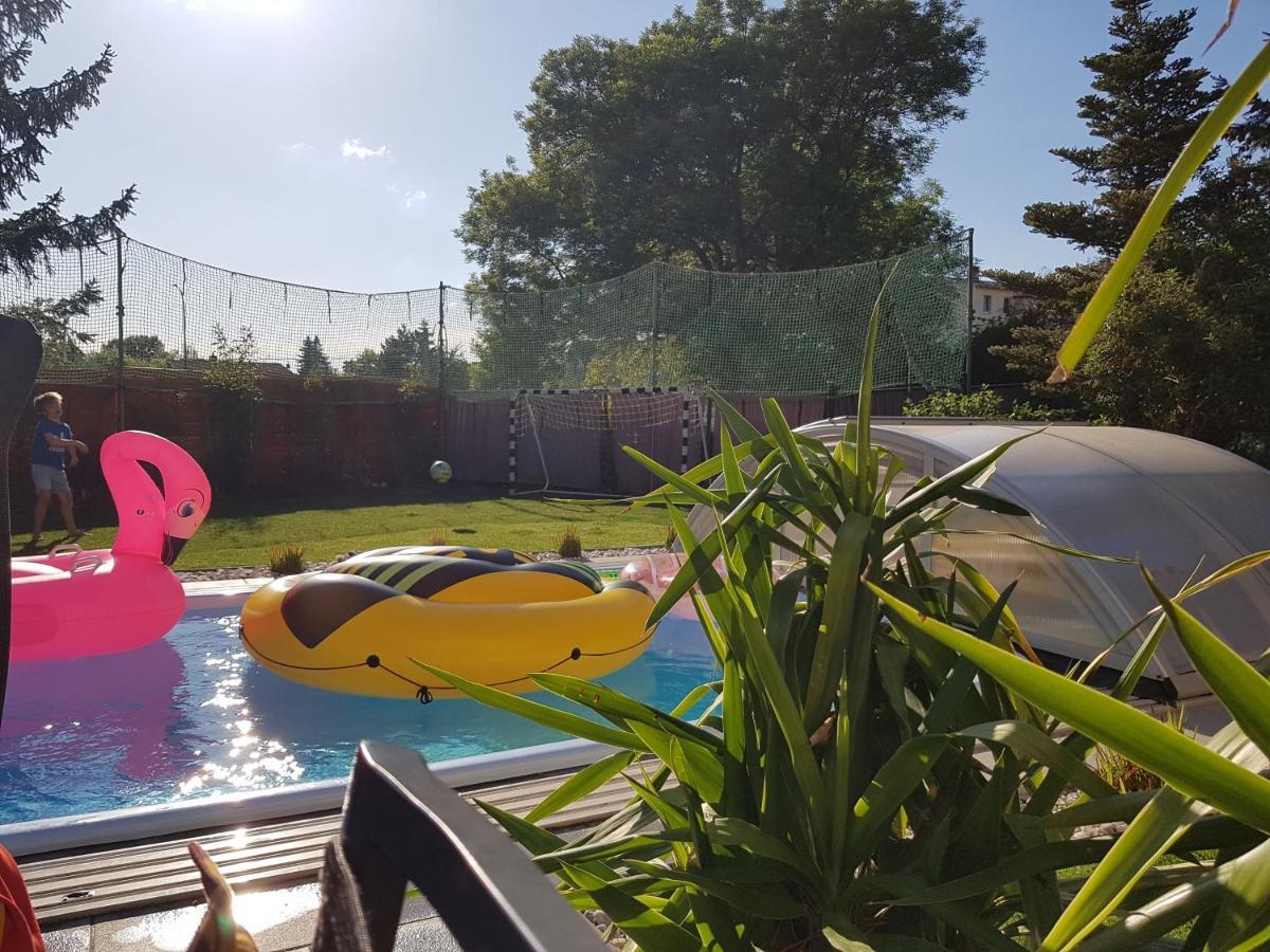Pool & Lake Holiday Home Markkleeberg Esterno foto