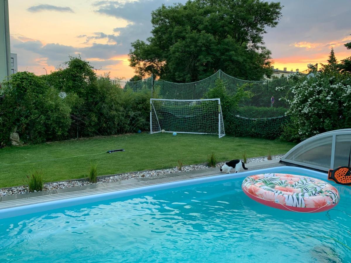 Pool & Lake Holiday Home Markkleeberg Esterno foto