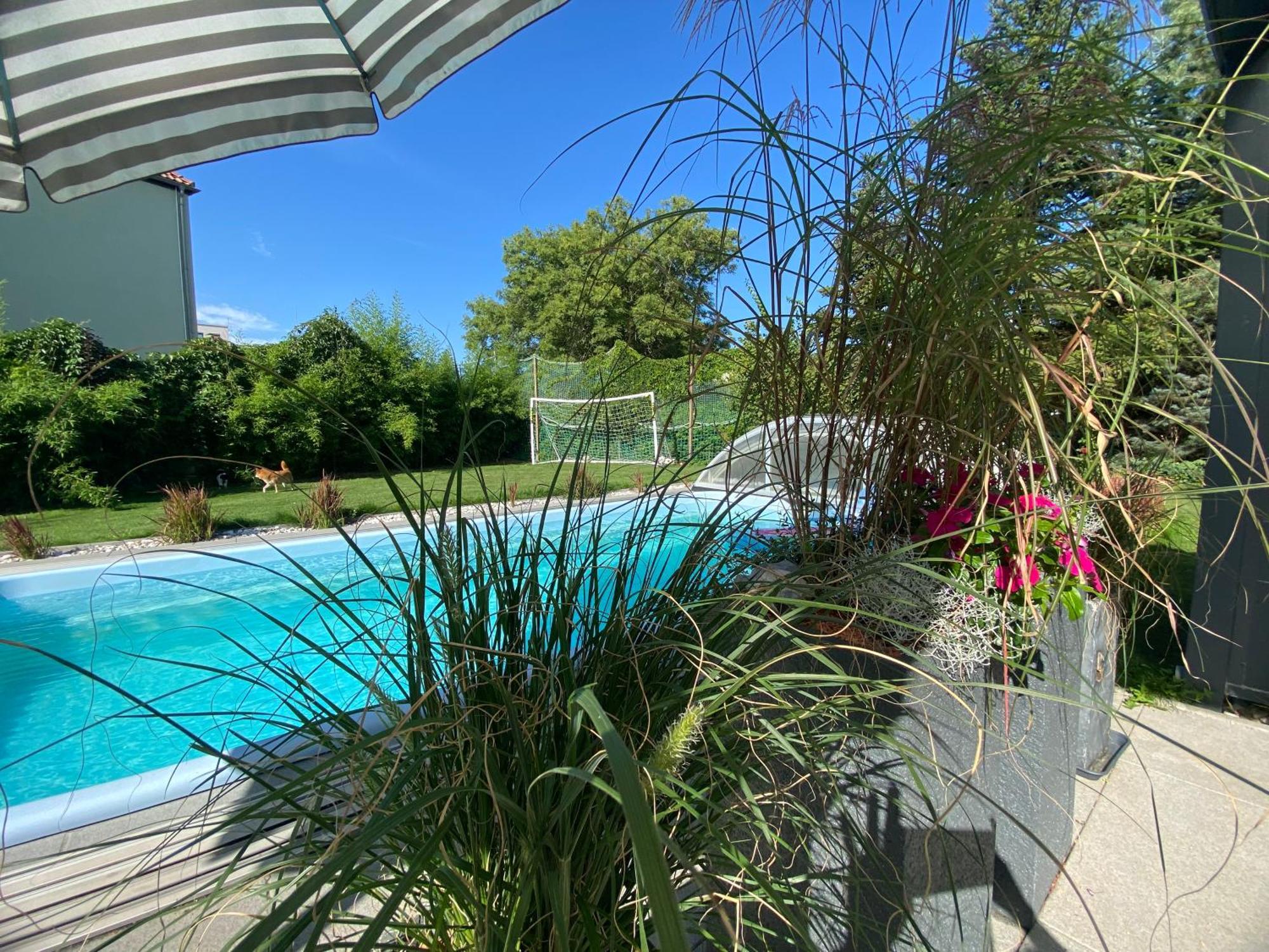 Pool & Lake Holiday Home Markkleeberg Esterno foto