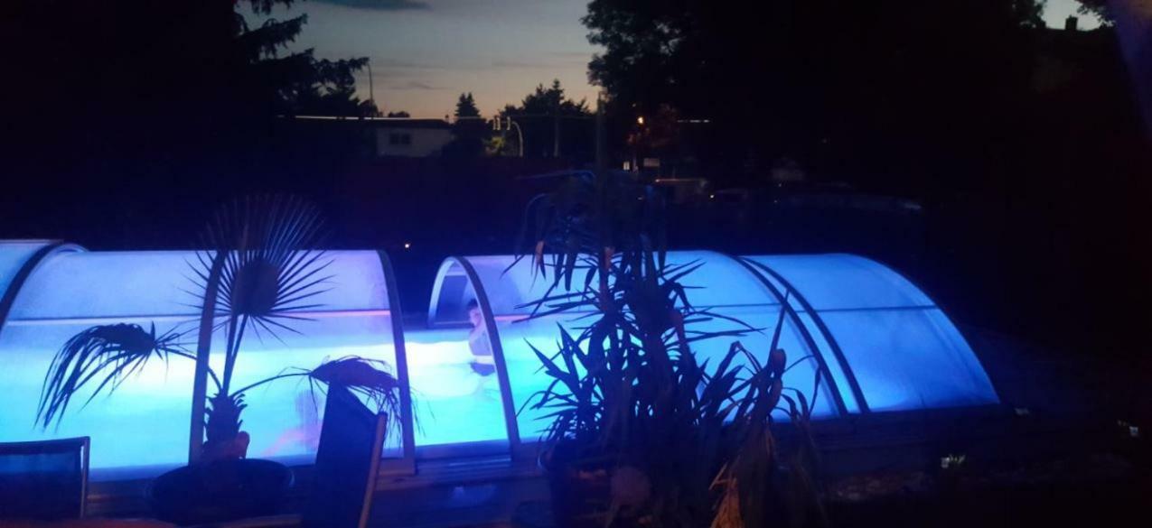 Pool & Lake Holiday Home Markkleeberg Esterno foto